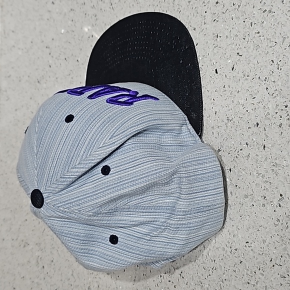 Mitchell & Ness Toronto Raptors Snapback - Picture 3 of 4